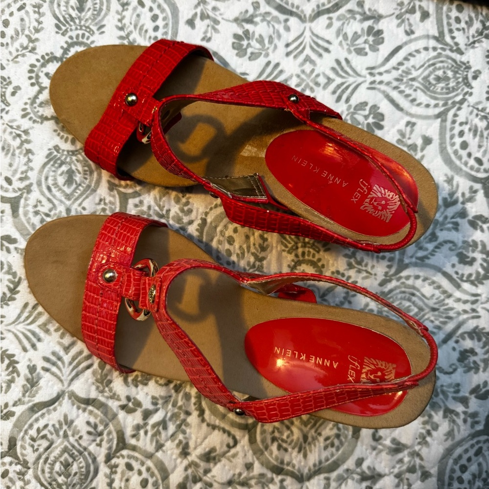 NWT Anne Klein iFlex Red Wedge Sandals - Picture 4 of 8
